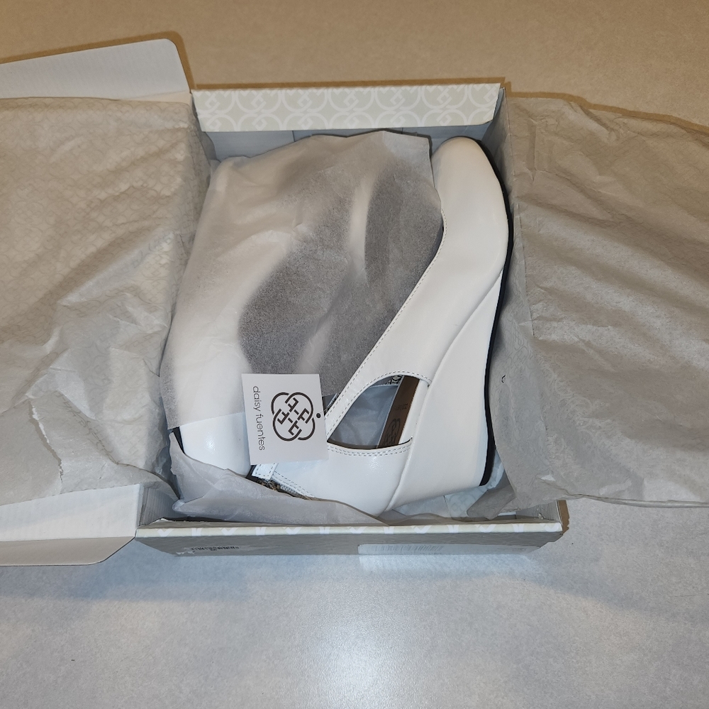 Daisy Fuentes wedge